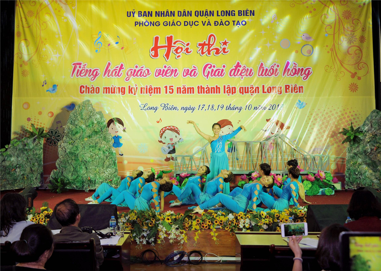 Hội thi Tiếng hát giáo viên - Giai điệu tuổi hồng năm học 2018-2019 (15).jpg